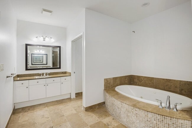 Foto del edificio - 3940 N Flagler Dr