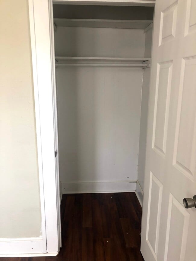 Foto del edificio - 1210 S Main St