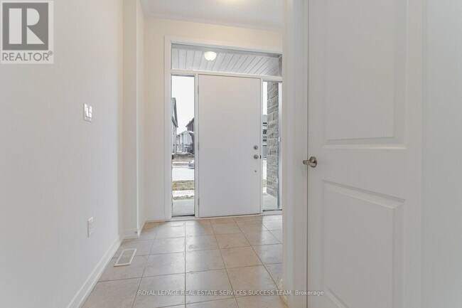 Building Photo - 1496 Rose Way