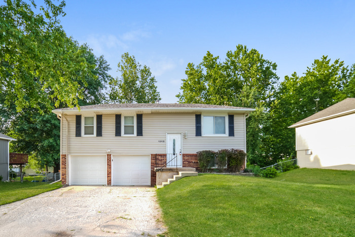 Primary Photo - Beautiful 3 Bedroom Home in Grain Valley!