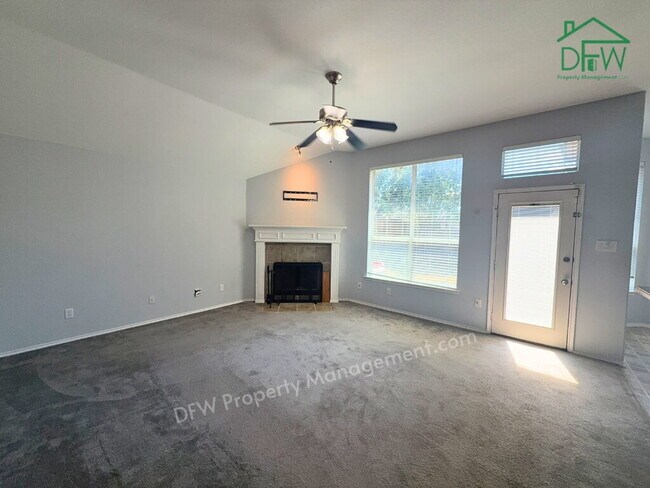 Foto del edificio - 3-Bedroom Home in Lakes of River Trails, Hurst - HEB ISD