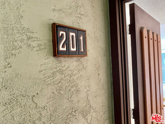 Building Photo - 5650 N Sumner Way