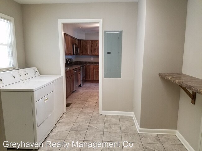 Foto del edificio - 3 br, 2 bath House - 1439 Jenkins Rd.