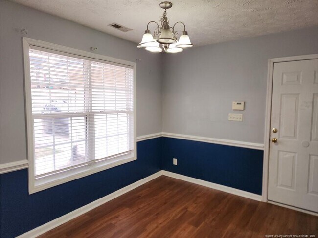 Foto del edificio - 7720 Redwood Ave