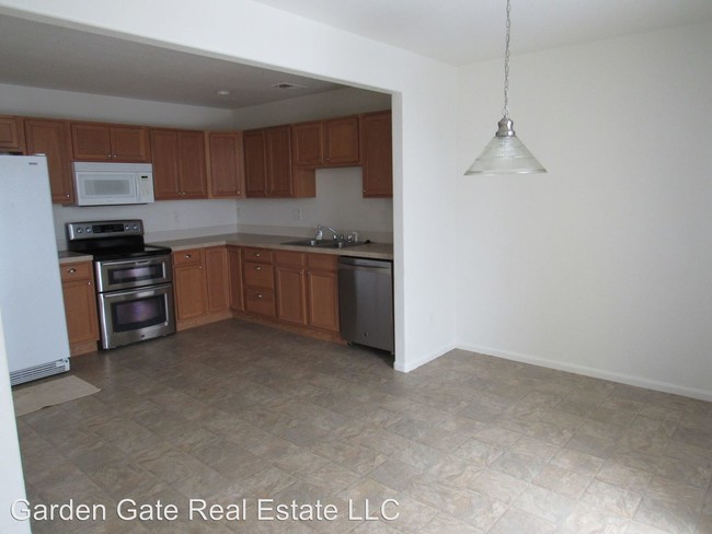 Building Photo - 3 br, 2.5 bath House - 2422 S Lennox