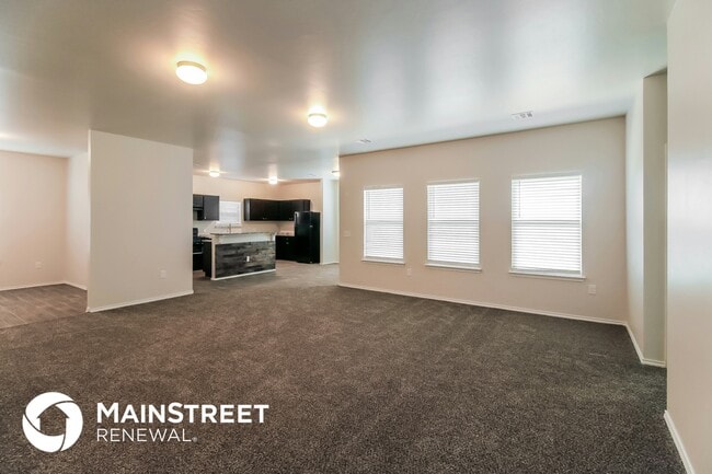 Building Photo - 909 N Donald Way