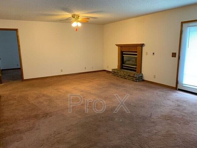 Building Photo - 3310 Norman Dr