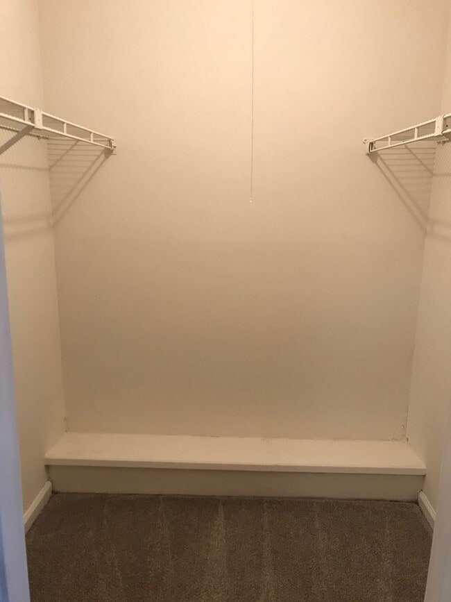 Foto del edificio - 8843 W Hills Ct