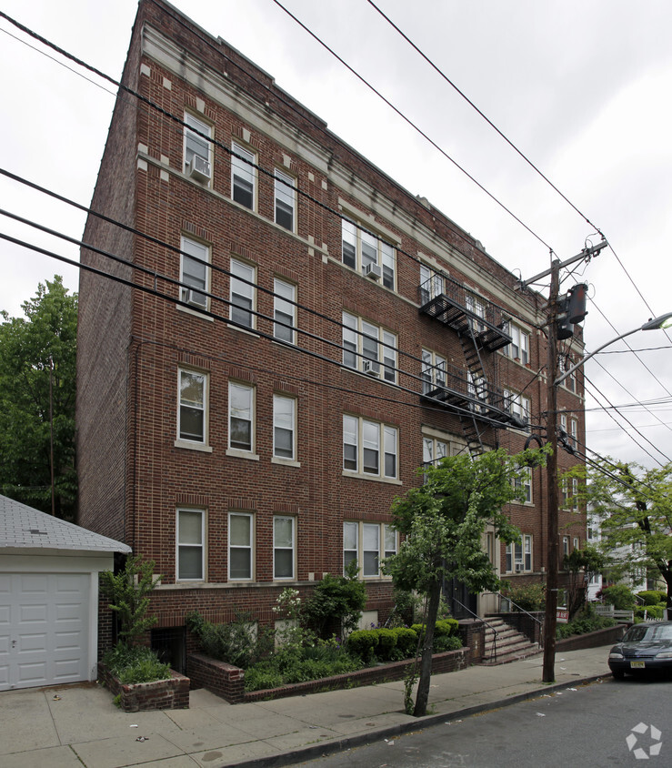 Primary Photo - Elmwood Avenue Apartments