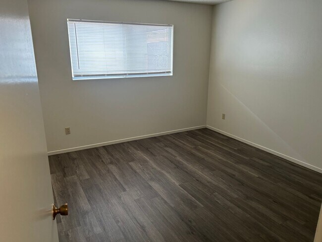 Foto del edificio - 108 Garnsey Ave