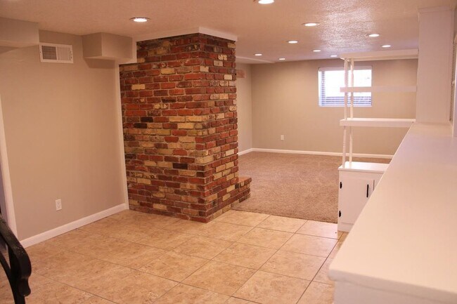 Building Photo - 3926 S 2700 E