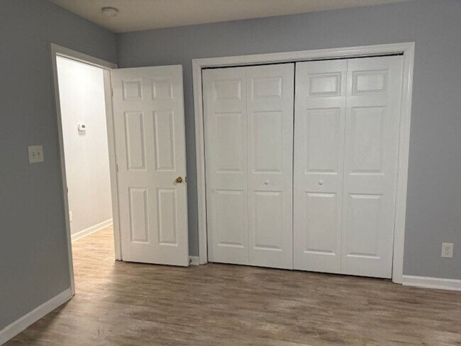 Foto del edificio - 199 Basin Dr