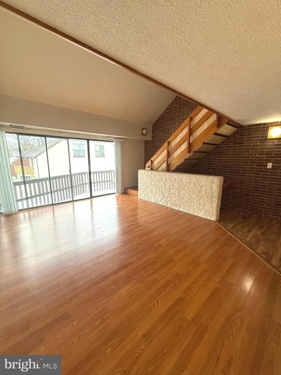 Foto del edificio - 1071 Lancaster Blvd