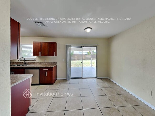 Building Photo - 364 Henthorne Dr