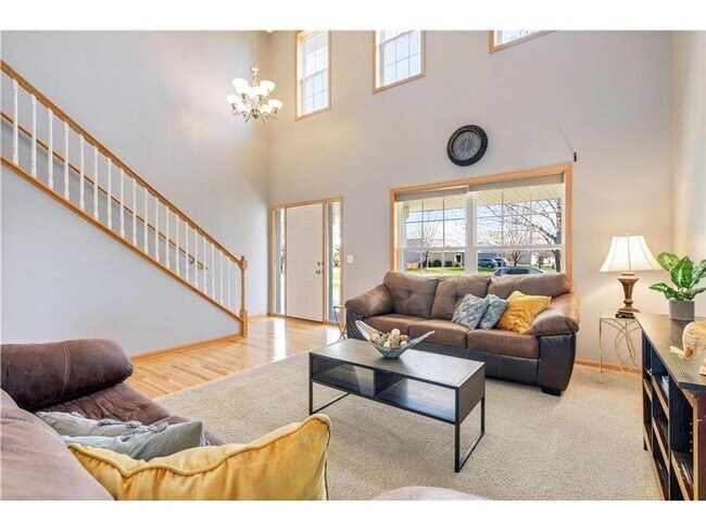 Building Photo - 16417 Endeavor Ct