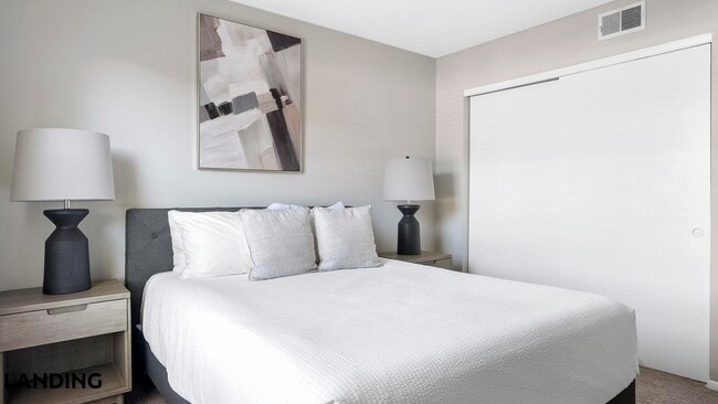 Building Photo - 3450 Manor Dr