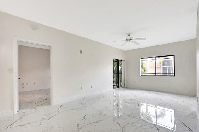 Building Photo - 2804 Sarento Pl