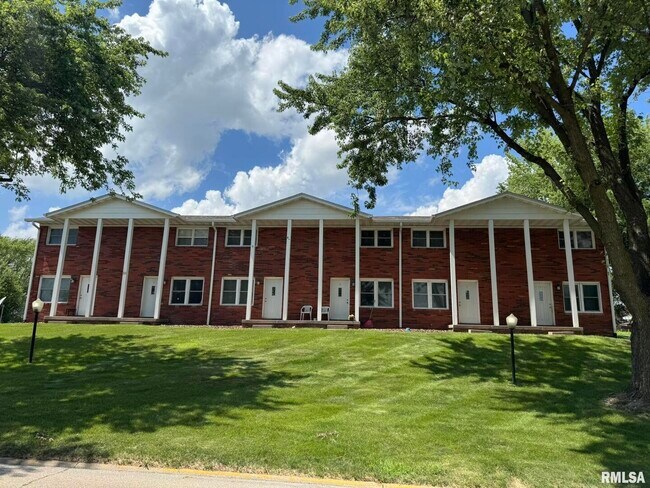 Foto del edificio - 18 Parkview Dr