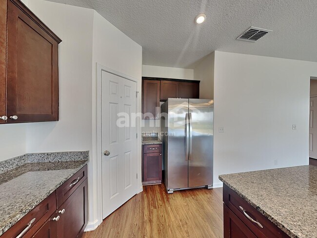 Foto del edificio - 221 W Jayce Wy