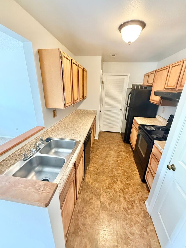 Foto del edificio - Move in ready 2 bedroom on Tampico