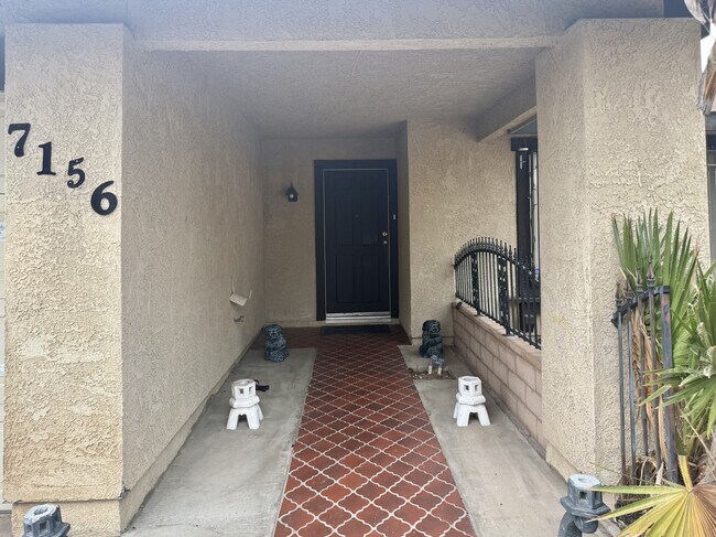 Foto del edificio - 7156 Southpark Ct