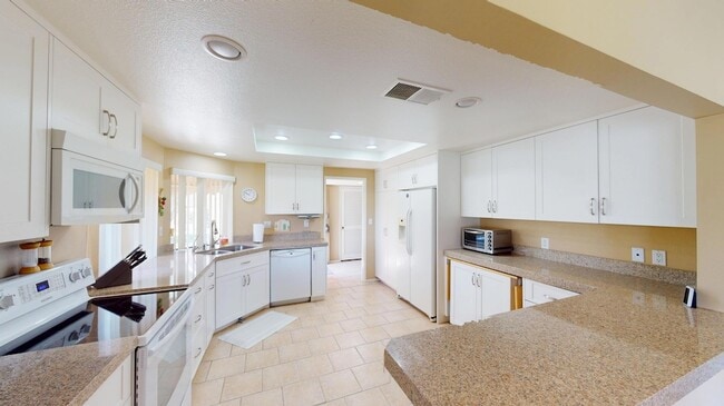 Building Photo - 72350 Rim Dr