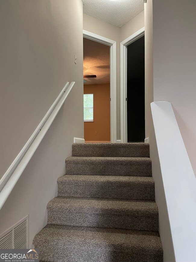 Foto del edificio - 1918 Cheatham Woods Dr SW