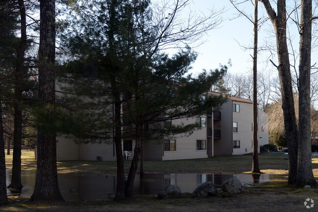 Building Photo - Oakwoods Apartments