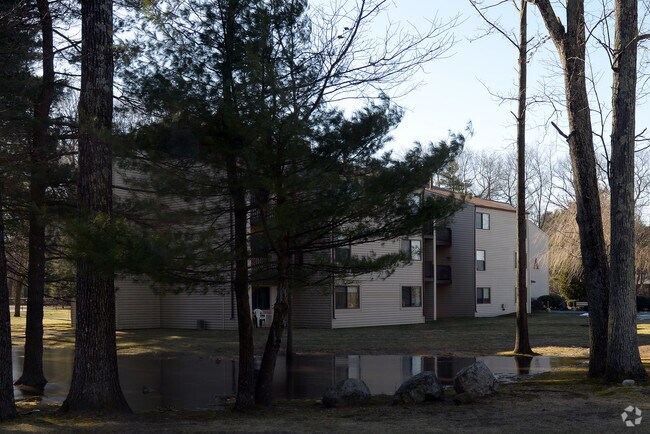 Foto del edificio - Oakwoods Apartments
