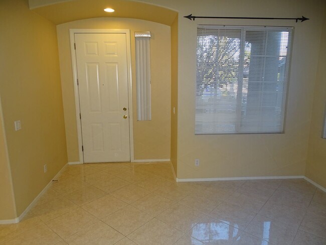 Foto del edificio - 4 Bedroom Home In Gated Community
