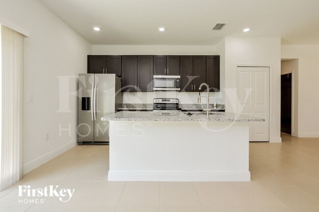 Building Photo - 106 Inconnu Ct