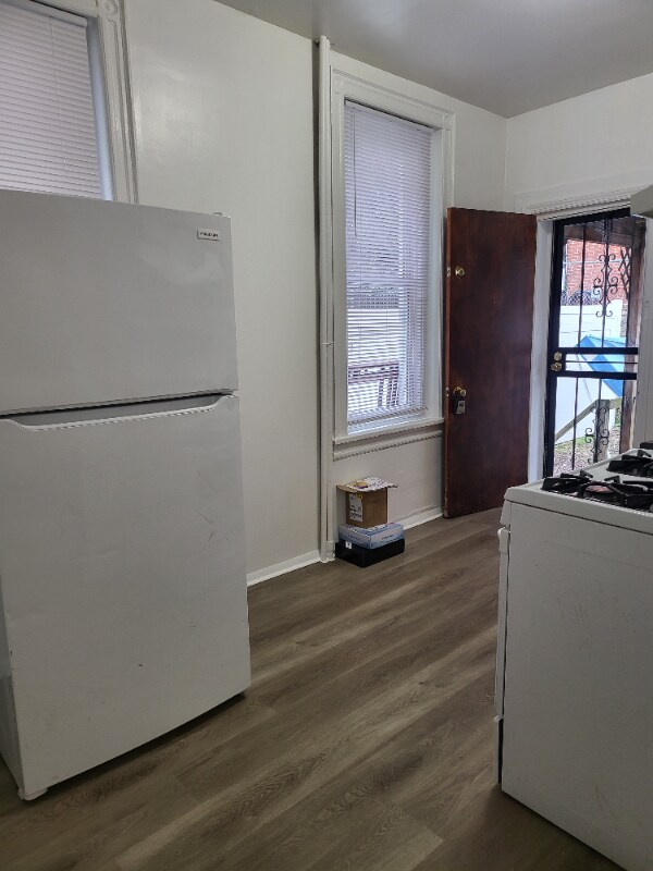 Foto del edificio - 431 E Walnut Ln