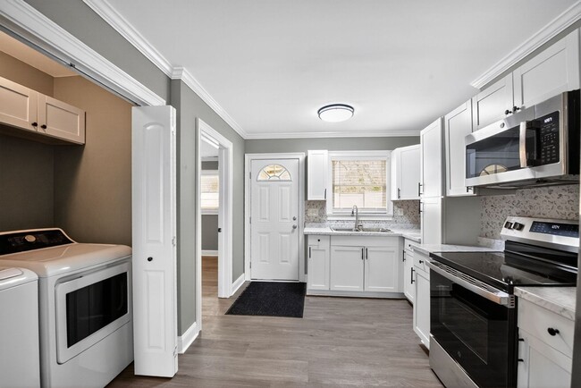 Building Photo - 509 Hoke St