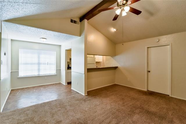 Foto del edificio - 708 Woodland Ct