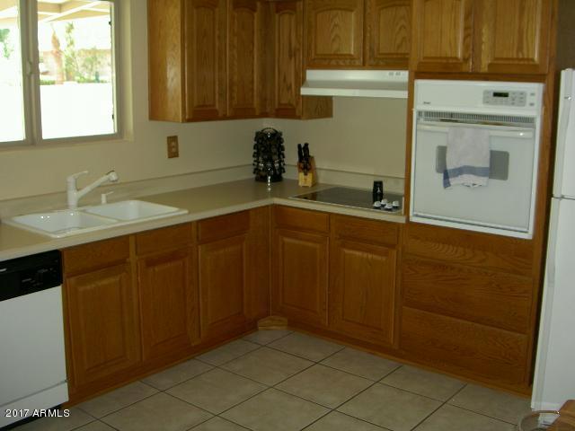 Building Photo - 421 E Alameda Dr