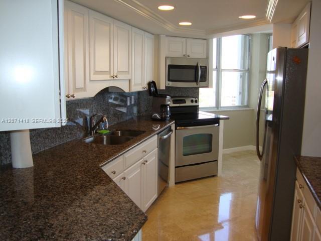 Building Photo - 1340 S Ocean Blvd