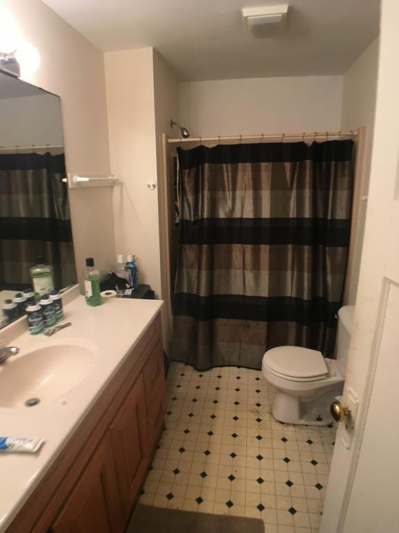 Foto del edificio - 325 W Wilson st.