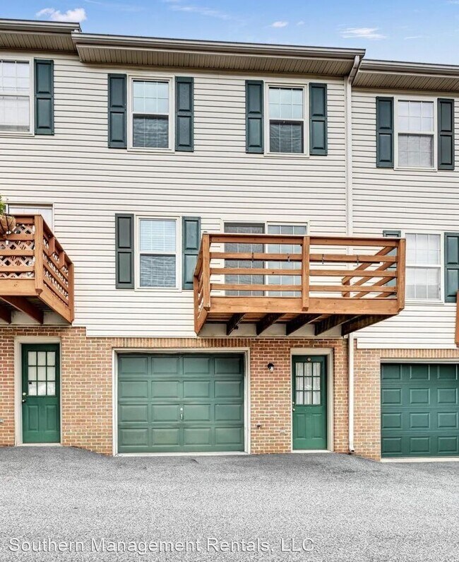 Foto del edificio - 2 br, 1.5 bath House - 321 Country Club Rd