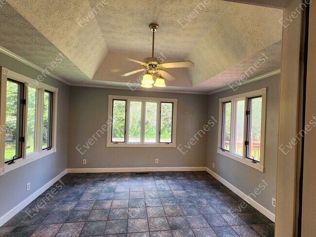Building Photo - 786 Oxford Ct SW