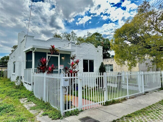 Building Photo - 1284 NW 39th St