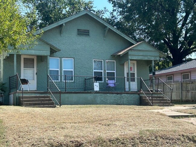 Building Photo - 1307 N Lewis Pl