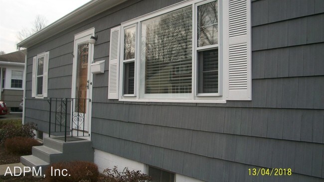 Building Photo - 3 br, 2 bath House - 4 Carleton Dr.