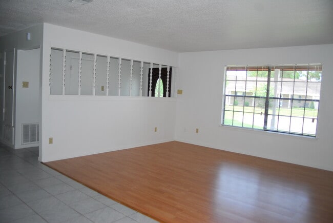 Foto del edificio - 2322 Norris Cir