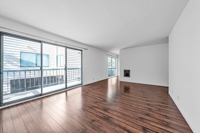 Foto del edificio - 375 Jayne Ave