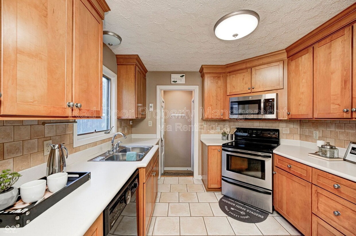 Photo - 6115 Indianola Ave