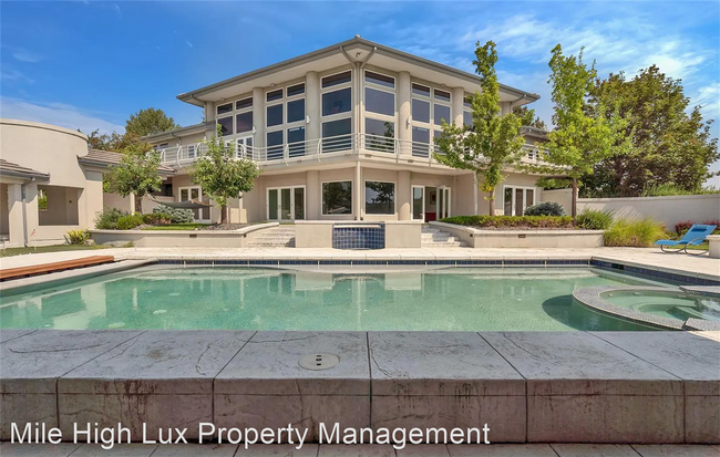 Foto del edificio - 5 br, 4.5 bath House - 7891 S Argonne St