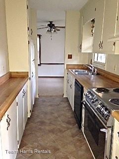 Foto del edificio - 2 br, 1.5 bath House - 81 Long Drive