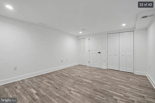 Building Photo - 500 N Lakewood Ave