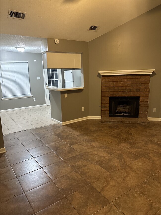 Building Photo - 1626 Raybrad Dr