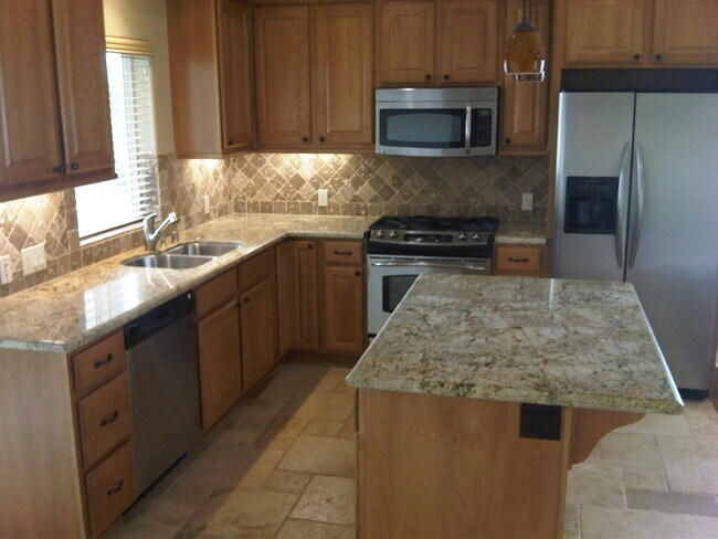 Building Photo - 4054 1st Ave